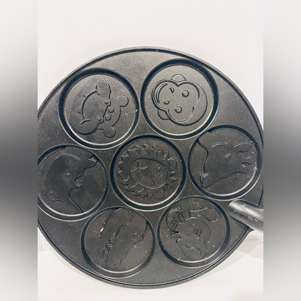 Nordic Ware Pancake Griddle Pan Zoo Friends Black Cast Aluminum Cookware